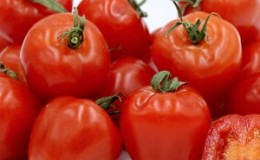 Varieti dengan nama yang menyelerakan - Tomato strawberi: tanam dengan betul dan kumpulkan sehingga 5 kg setiap belukar