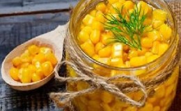 Cómo enlatar maíz para el invierno en casa: las recetas más deliciosas para preparaciones.