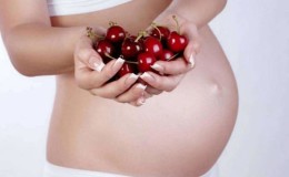 ¿Es posible comer cerezas durante el embarazo y qué beneficios aportan a la futura madre y al bebé?