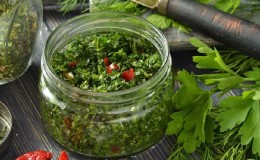 Instruções para preparar salsa com sal para o inverno e outras formas de conservá-la