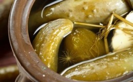 Receitas de pepino em conserva: em potes com tampa de ferro, como barris