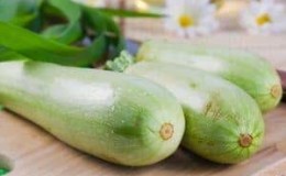 Er det muligt at spise rå zucchini: fordele og skader på kroppen, såvel som opskrifter på retter baseret på friske grøntsager