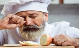 Hören Sie auf, in der Küche zu weinen: Lernen Sie, Zwiebeln zu schneiden, ohne zu weinen