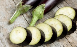 Wat te doen om te voorkomen dat aubergines bitter worden en is het mogelijk om bitter fruit te eten?