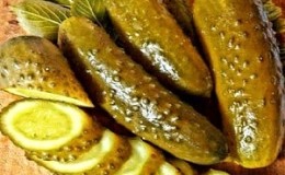 Crispy cucumbers for the winter without sterilization: pickling methods