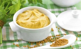 Pilihan resipi yang paling lazat untuk timun jeruk dengan mustard untuk musim sejuk