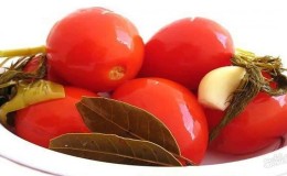 Resipi ekspres terbaik untuk memetik tomato dalam beg dengan cepat dan lazat: bahan, arahan dan petua daripada suri rumah