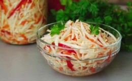 Bagaimana untuk menyediakan sauerkraut yang lazat untuk musim sejuk