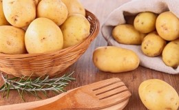 Is there diarrhea or constipation from potatoes and is it possible to eat them in such cases?