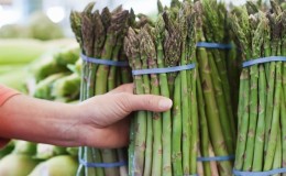 Ano ang asparagus na mabuti para sa pagbaba ng timbang at kung paano kainin ito ng tama kapag nakikipaglaban sa labis na timbang