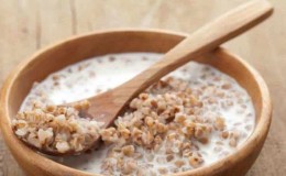 Is it possible to eat buckwheat with milk: what are the benefits and harms of such a combination?