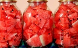 Rezepte für Wassermelonenkonserven für den Winter ohne Sterilisation