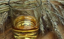 Segreti per produrre whisky dall'orzo a casa