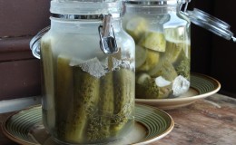 Why mold might appear on pickled cucumbers and what to do about it