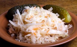 Kesilapan yang paling biasa apabila sauerkraut: apa yang boleh dilakukan untuk mengelakkannya