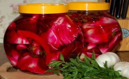 The best recipes for pickled beets for the winter in jars: how to make preparations simply and tasty