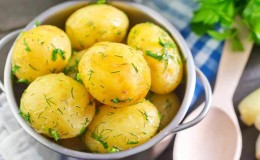 Qual é o conteúdo calórico das batatas e elas engordam?