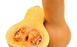 Una delle preferite tra giardinieri e cuochi è la zucca Butternut: la coltiviamo senza problemi e la usiamo in deliziose ricette