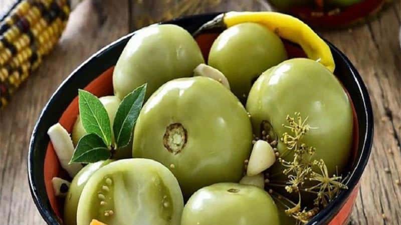 Die 15 leckersten Tomatenkonservenrezepte: Wie man Tomaten für den Winter in Gläsern einlegt