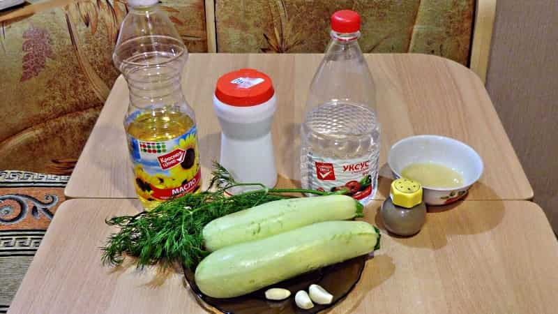 Naghahanda kami ng mga stock ng masarap na meryenda - kung paano mag-pickle ng zucchini para sa taglamig: ang pinakamahusay na mga recipe at kapaki-pakinabang na mga tip