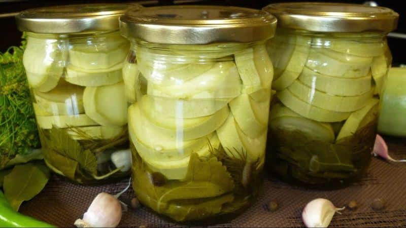 Naghahanda kami ng mga stock ng masarap na meryenda - kung paano mag-pickle ng zucchini para sa taglamig: ang pinakamahusay na mga recipe at kapaki-pakinabang na mga tip