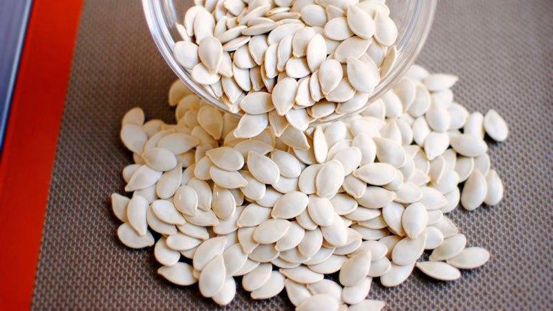 How and in what quantity to consume pumpkin seeds for weight loss: the benefits and harms of seeds in the fight for slimness