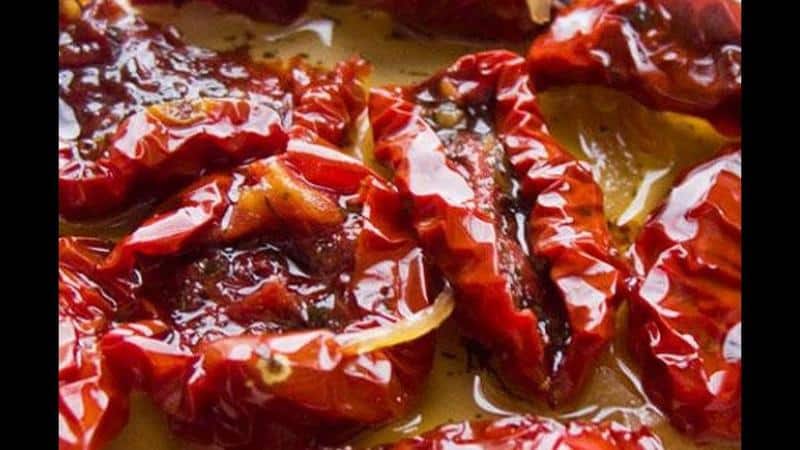 So bereiten Sie getrocknete Tomaten mit Ihren eigenen Händen zu: Eine Auswahl der besten Möglichkeiten, Tomaten zu Hause zuzubereiten