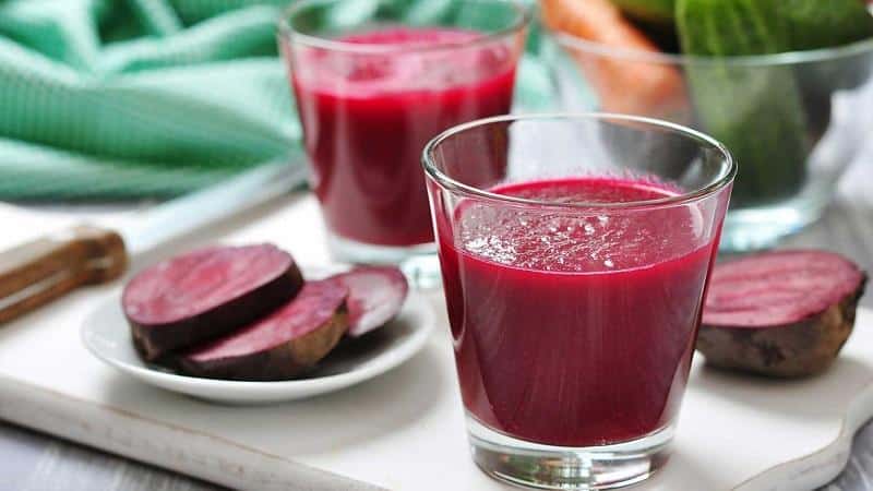 Nakakatulong ba ang beet juice sa isang runny nose at kung paano maghanda ng mga natural na patak para sa mga bata at matatanda