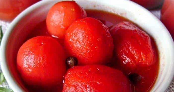 7 maneiras de descascar um tomate: descasque os tomates com facilidade e simplicidade usando um segredo das donas de casa