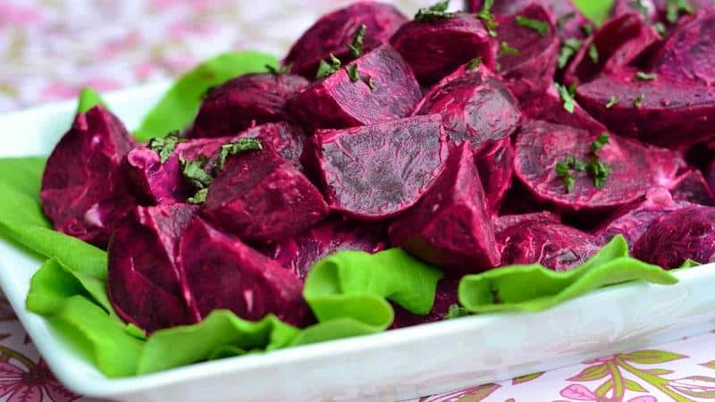 We fight extra pounds easily and simply by using boiled beets for weight loss