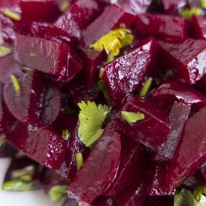 We fight extra pounds easily and simply by using boiled beets for weight loss