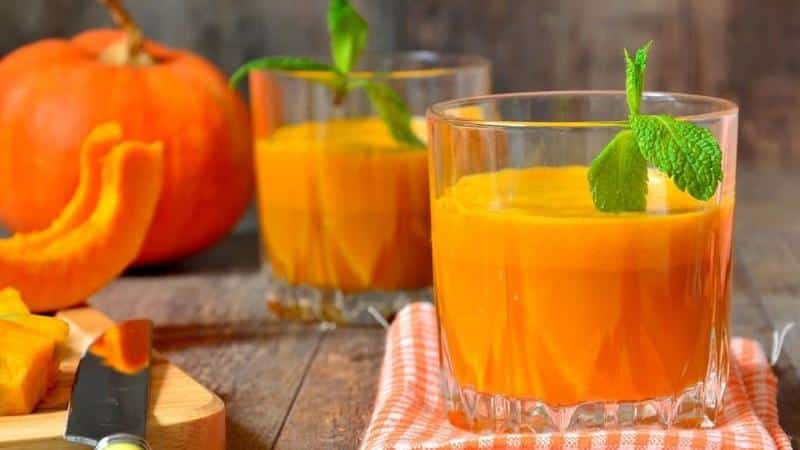 Paano gumawa ng sariwang kinatas na juice ng kalabasa: ang pinakamahusay na mga recipe na may pagdaragdag ng mga gulay at prutas, gamitin para sa paggamot