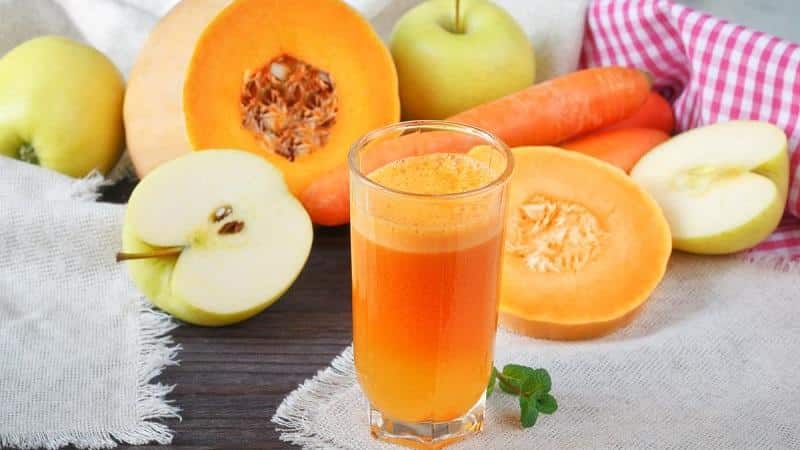 Come preparare il succo di zucca appena spremuto: le migliori ricette con l'aggiunta di frutta e verdura, utilizzare per il trattamento