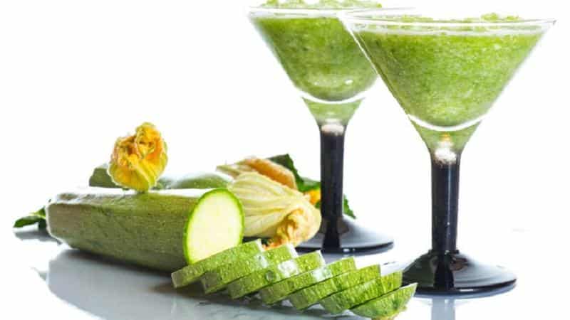 Cara minum jus zucchini: faedah dan bahaya kepada tubuh, peraturan penggunaan dalam perubatan rakyat dan kosmetologi