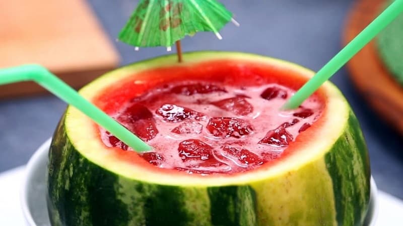 Fordelene ved vandmelonjuice og hvordan man forbereder det korrekt derhjemme