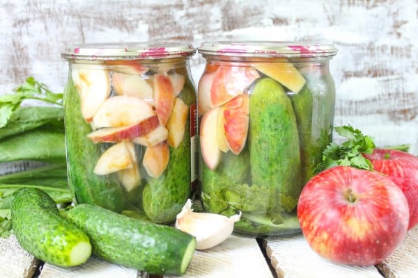 Recipes for cucumbers and apples for the winter: cook deliciously and roll up correctly