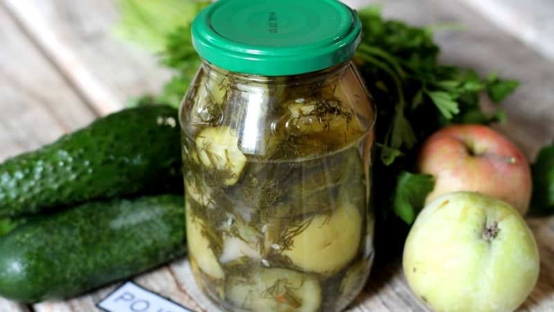 Recipes for cucumbers and apples for the winter: cook deliciously and roll up correctly