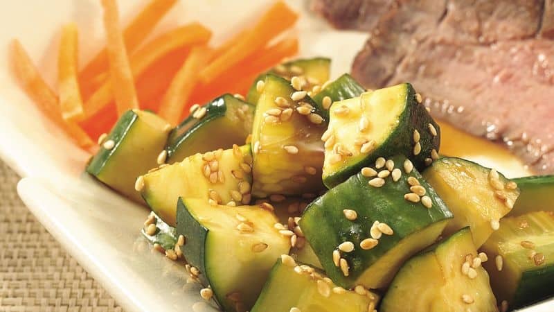 Orihinal na do-it-yourself na meryenda sa taglamig: kung paano mag-pickle ng zucchini - 12 pinaka masarap na mga recipe