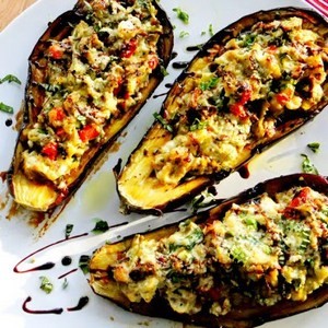 Frühreife und wärmeliebende Aubergine Vera von einheimischen Züchtern