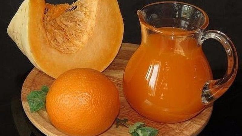 What are the benefits of pumpkin juice with pulp for men, women and children: prepare a healing drink with your own hands