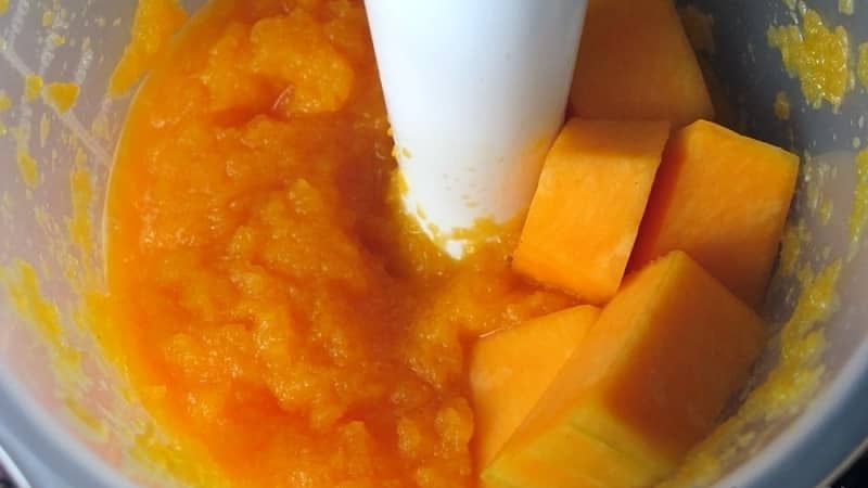 What are the benefits of pumpkin juice with pulp for men, women and children: prepare a healing drink with your own hands