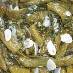 Cómo preparar pimientos tsitsak en escabeche para el invierno: recetas sencillas y recomendaciones para la preparación y su almacenamiento.