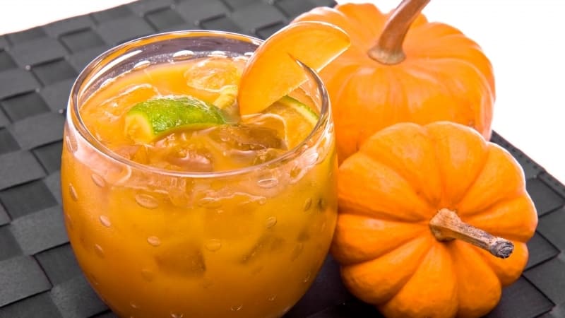 Paano magluto ng masarap at malusog na pumpkin compote: ang pinakamahusay na mga recipe at tip para sa paggawa ng mga twist para sa taglamig