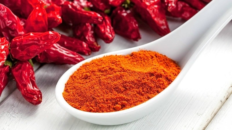 Sarkanie pipari un paprika: kā tie atšķiras?