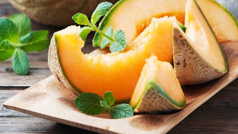 Is it possible to have melon while breastfeeding, how to choose it correctly and how much to eat