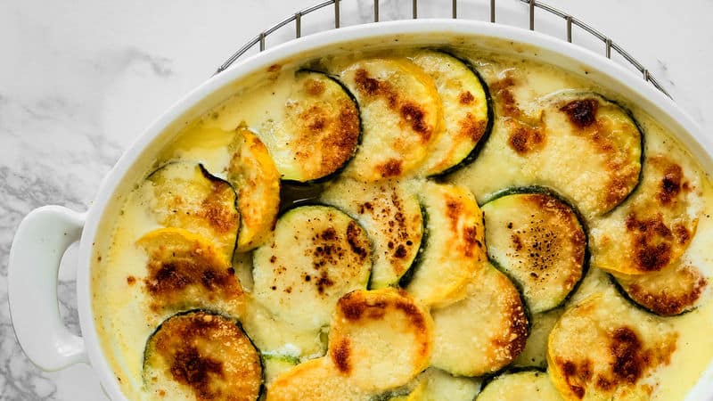 De voordelen en nadelen van courgette voor de menselijke gezondheid: hoeveel te eten en in welke vorm, om het lichaam niet te schaden