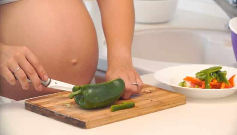 The benefits and harms of green bell peppers for the health of women, men and children