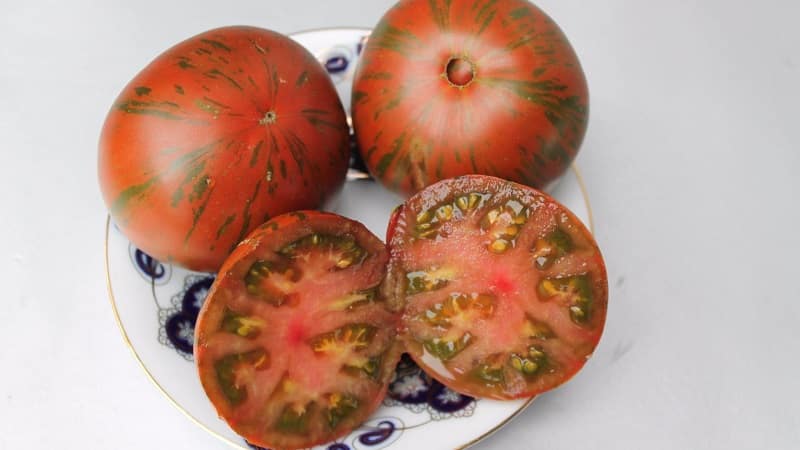 Odrůda s neobvyklou barvou, jedinečnou chutí a chutným názvem - Striped Chocolate tomato