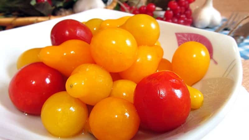 Préparer les tomates cerises pour l'hiver : les recettes conservées les plus délicieuses et les recommandations pour leur préparation