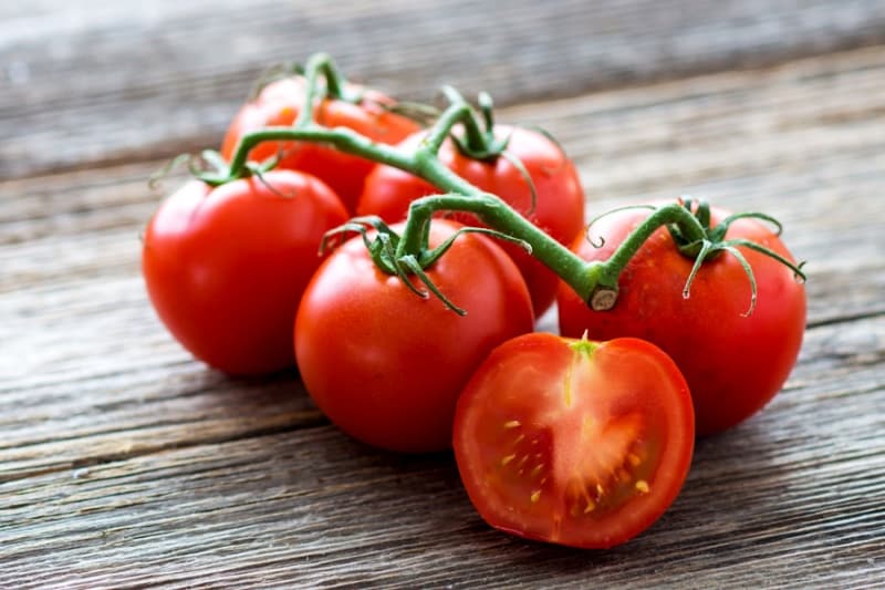 Lohnt es sich, auf Ihrem Grundstück eine Betta-Tomate zu pflanzen? Eigenschaften und Fotos der Sorte, Nuancen des Anbaus